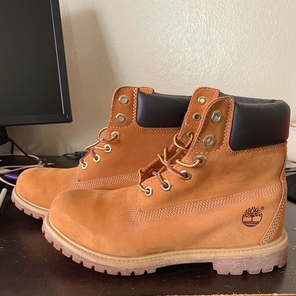 womens boots size 8.5